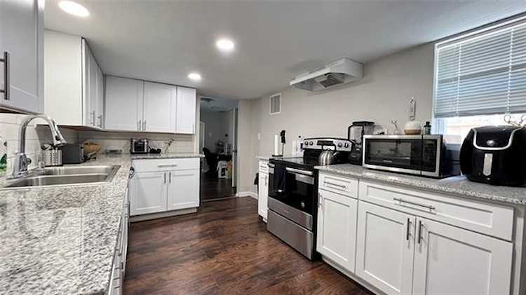 409 Waynell Street White Settlement, TX 76108