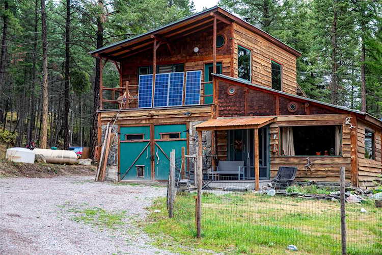 475 Buffalo Trl Somers, MT 59932