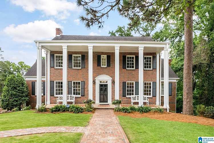 1815 Wellington Road Homewood, AL 35209