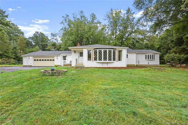 33 Colonial Dr North Branford, CT 06471 | MLS 170594191 Photo 1