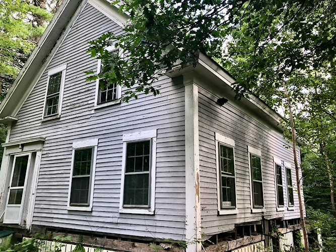 68 Old White Mountain Camp Rd Tamworth, NH 03886