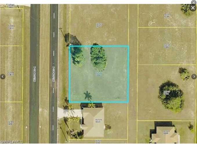 2029 Nelson Rd Cape Coral, FL 33993