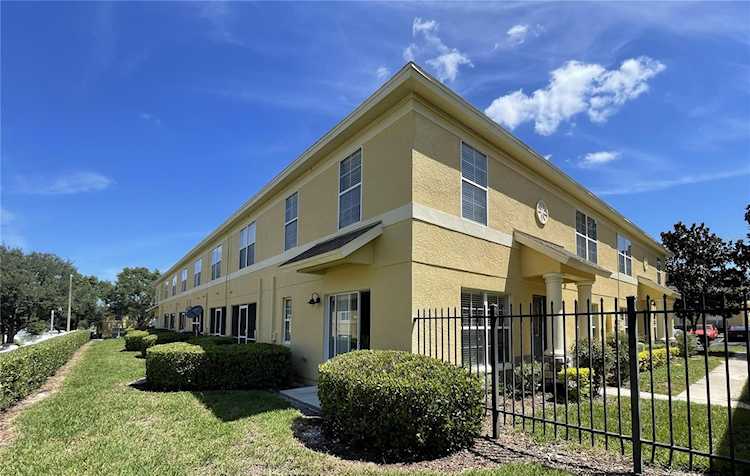 240 Hardcastle PLACE Valrico, FL 33594