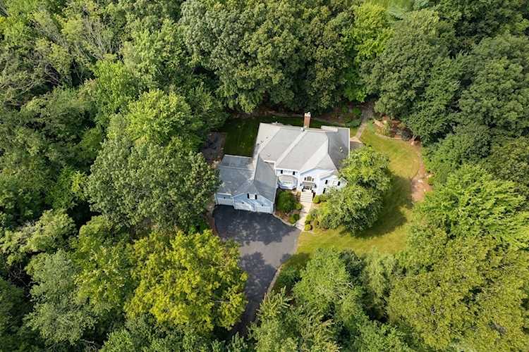 30 Blackthorn Rd Shrewsbury, MA 01545