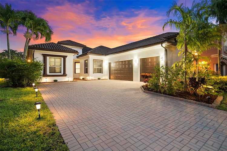 7494 NW 114th Ter Parkland, FL 33076