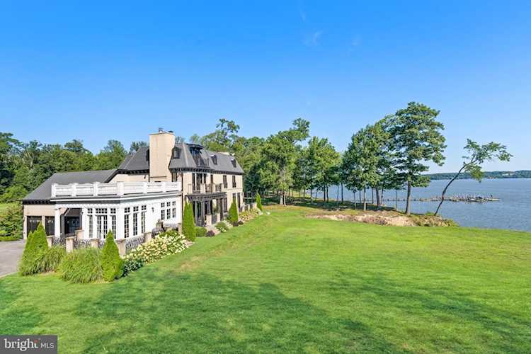 11299 Cresswell Landing Lorton, VA 22079