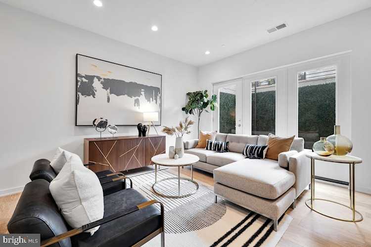 2216 40th Place NW #2 Washington, DC 20007