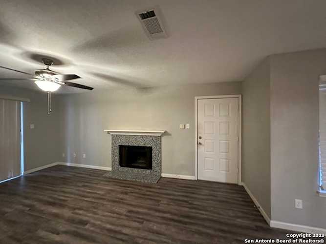 14343 Judson Rd San Antonio, TX 78233 condo for sale