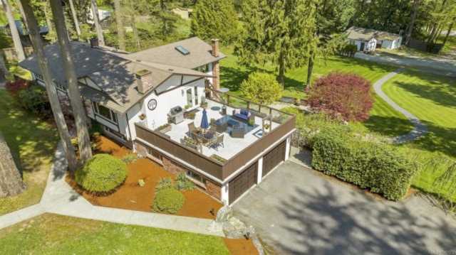 5557 Old West Saanich Rd Saanich, BC V9E 2H3