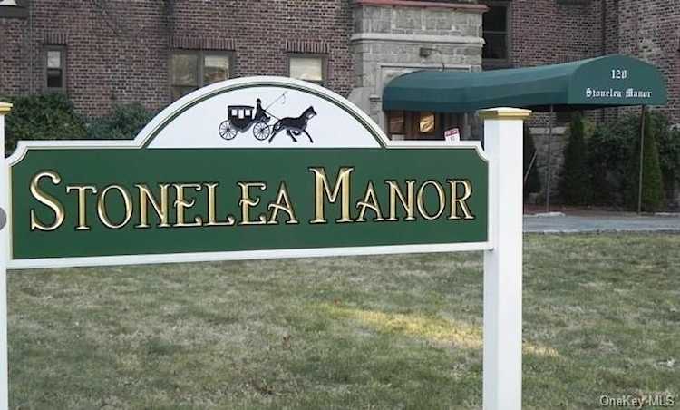 120 Stonelea Place #2L New Rochelle, NY 10801