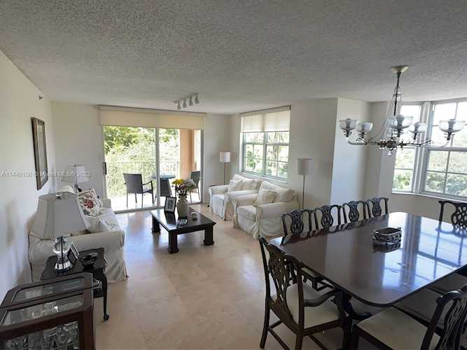 19501 E Country Club Dr #9507 Aventura, FL 33180