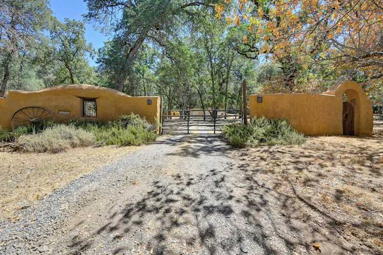 2685 Ravine Road Somerset, CA 95684