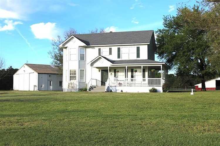 968 County Road 1105 Ravenna, TX 75476