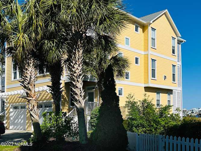 121 Green Turtle Ln Carolina Beach, NC 28428