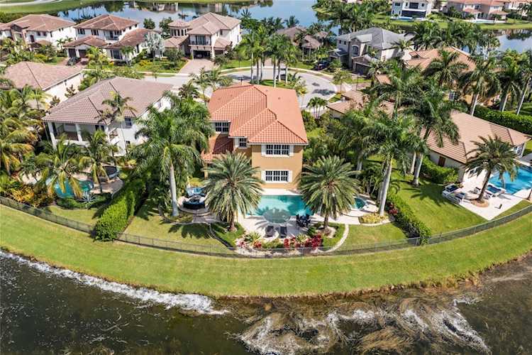 10210 Peninsula Pl Parkland, FL 33076