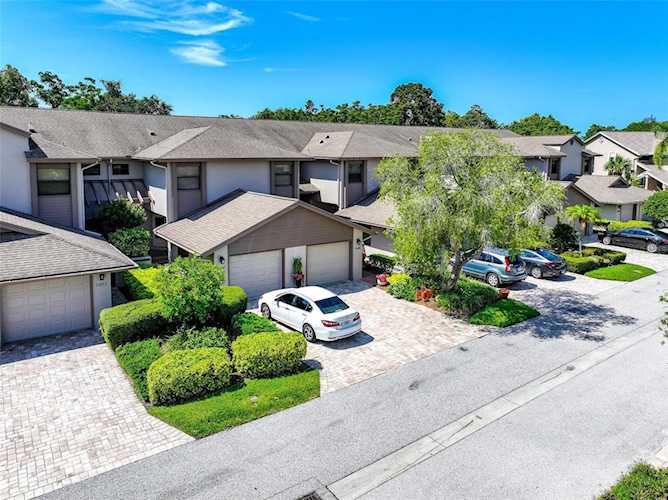 1648 Starling Dr #202 Sarasota, FL 34231