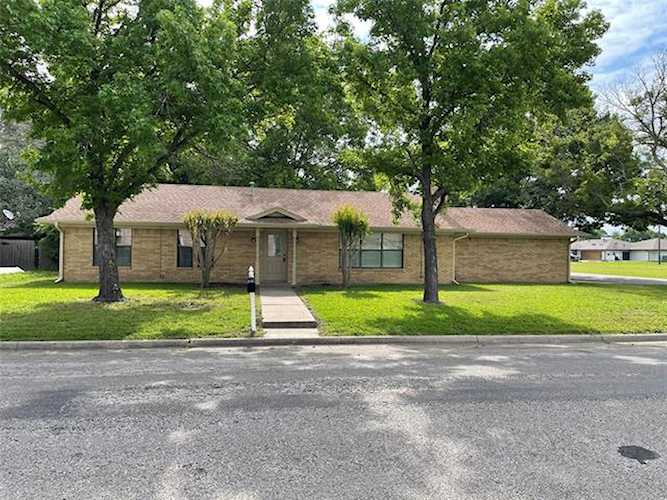 2100 Albert Broadfoot Bonham, TX 75418