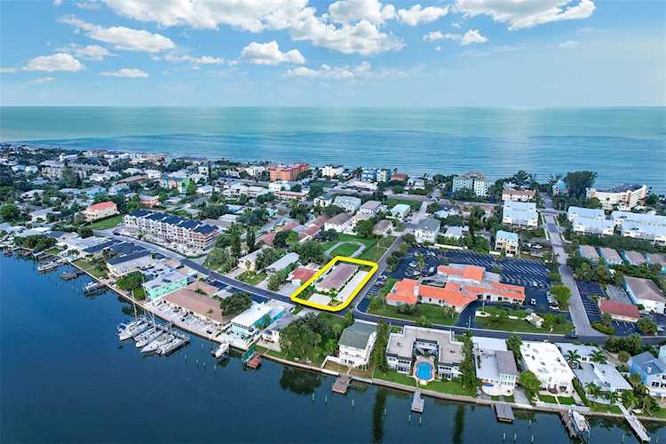 2308 Bay Blvd Indian Rocks Beach, FL 33785