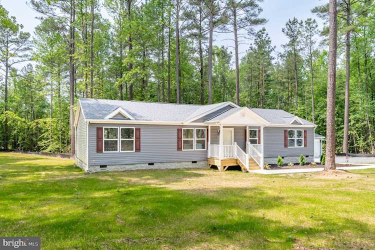 1055 Eastham Rd Bumpass, VA 23024