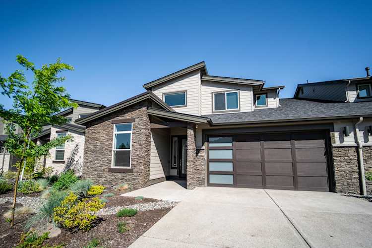 2614 NW Rippling River Ct Bend, OR 97703
