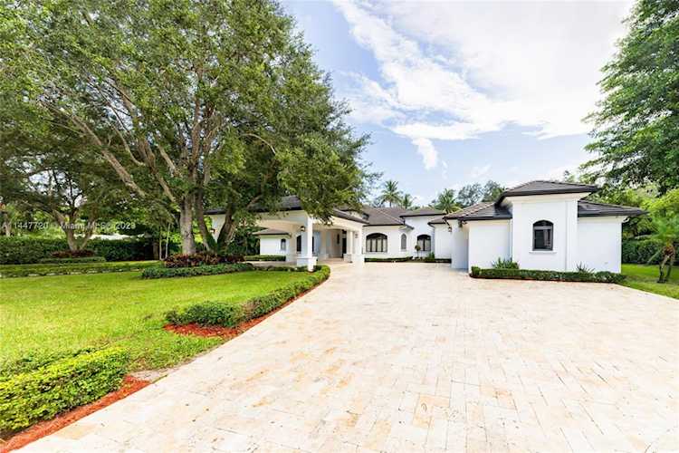 5990 SW 97th St Pinecrest, FL 33156