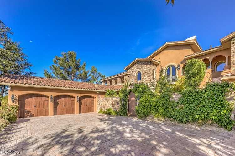 16 Anthem Pointe Ct Henderson, NV 89052