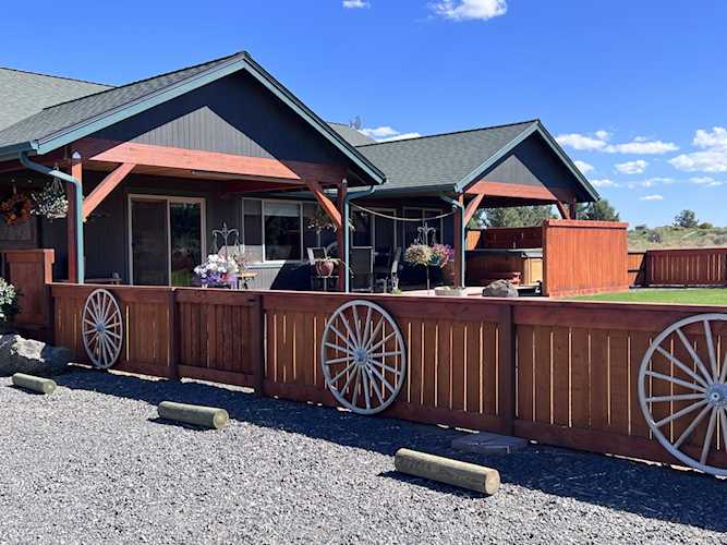 22605 Rickard Rd Bend, OR 97702