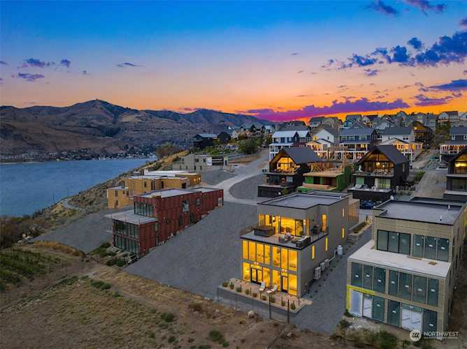 1305 Dragonfly Ct Chelan, WA 98816