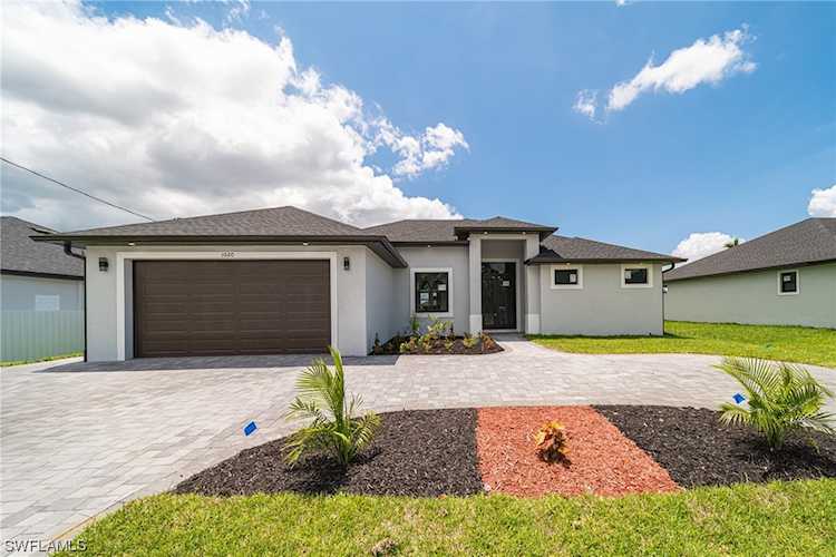1020 W Embers Parkway Cape Coral, FL 33993