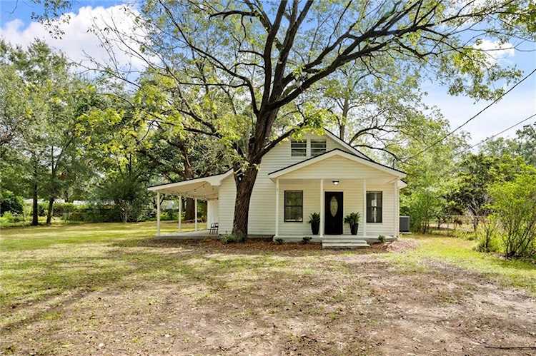 10735 Oak Street Irvington, AL 36544