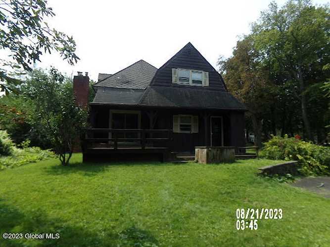 215 Menands Rd Loudonville, NY 12211