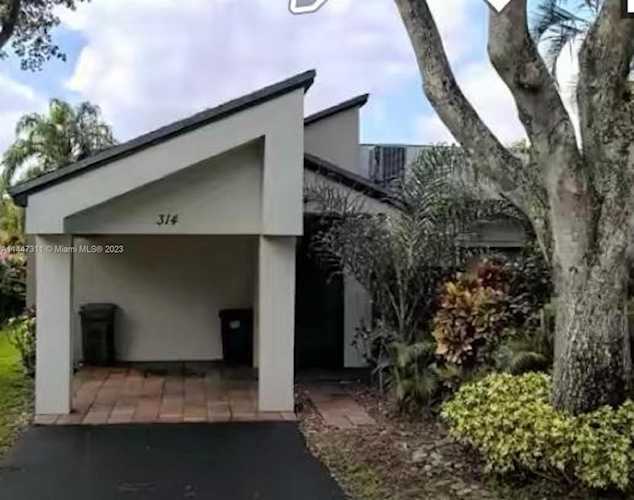 314 Fairway Cir #69 Weston, FL 33326