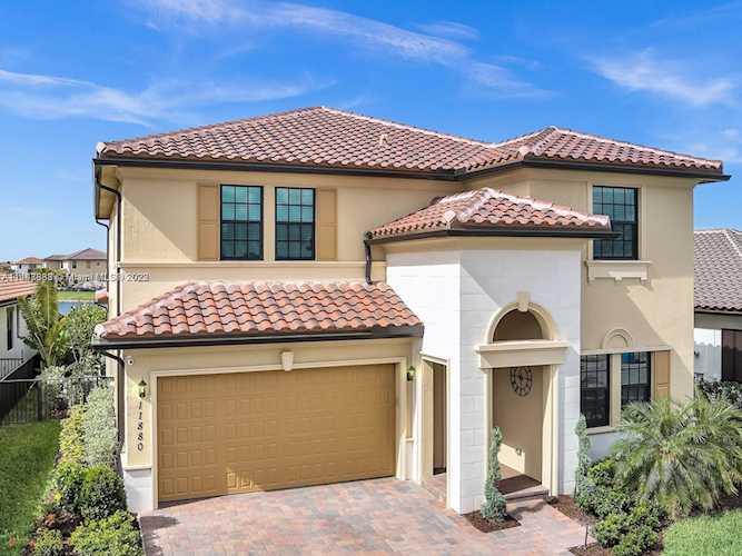 11880 N Baypoint Cir Parkland, FL 33076