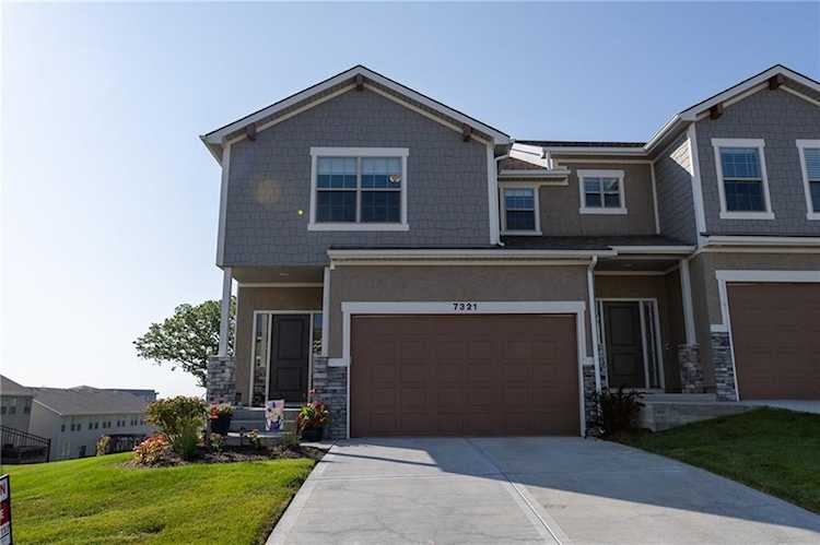 7321 Aaron St #23 D Parkville, MO 64152