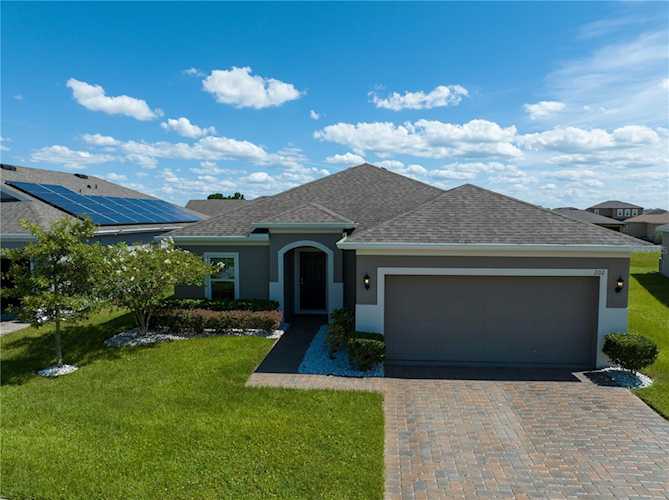 202 Sangmon Ct Groveland, FL 34736