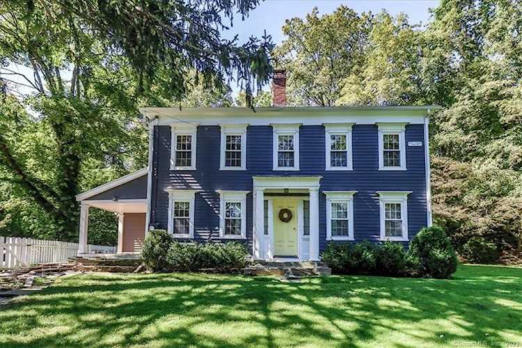 7125 Old Turnpike Rd Trumbull, CT 06611