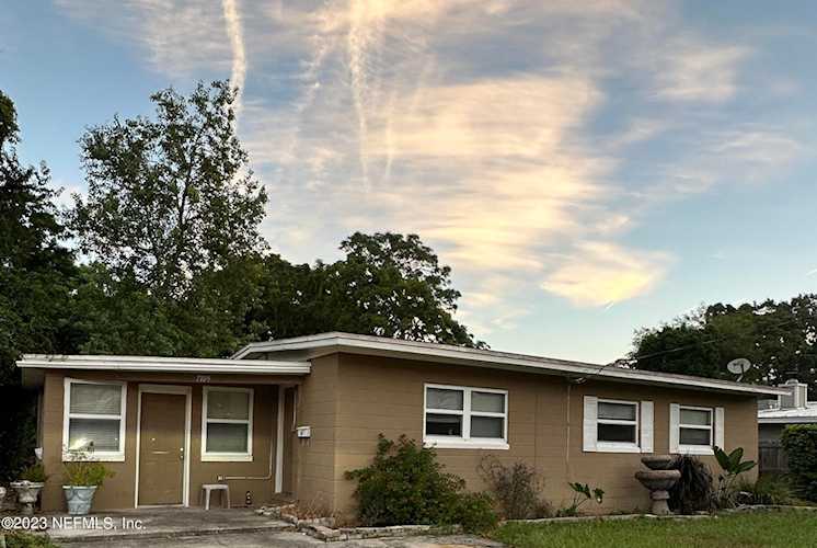 7109 Pellias RD Jacksonville, FL 32211