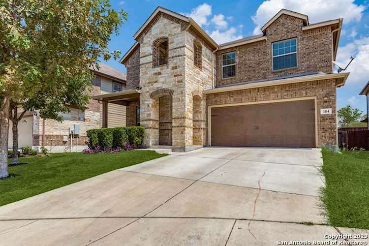 104 Grand Vista Cibolo, TX 78108