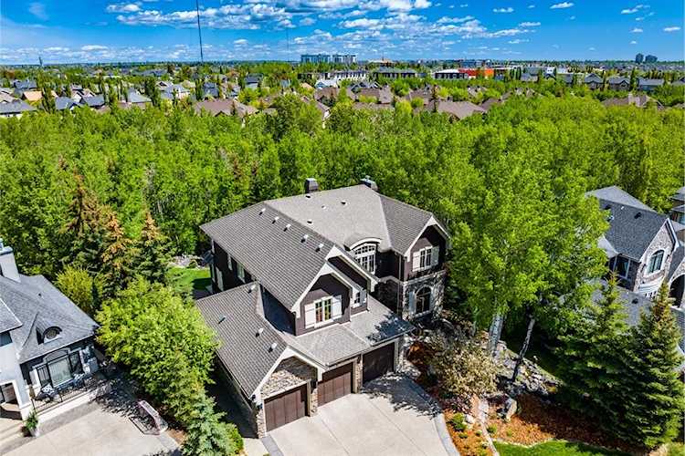 7 Wentwillow Ln SW Calgary, AB T3H 5W7