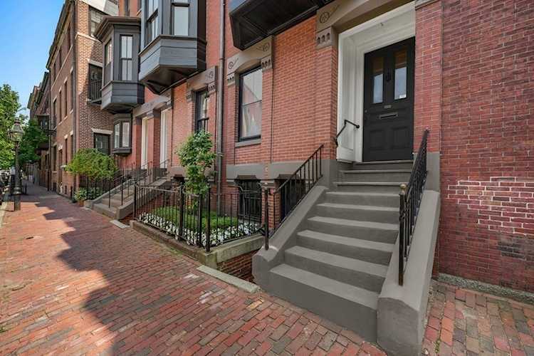 160 Mount Vernon St Boston, MA 02108