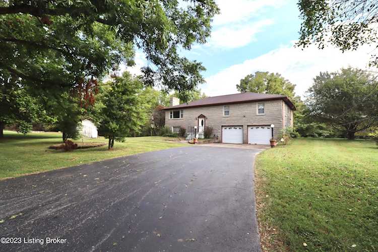 635 Blossom Ridge Rd Shepherdsville, KY 40165
