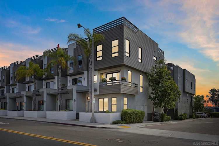 2521 State St Carlsbad, CA 92008