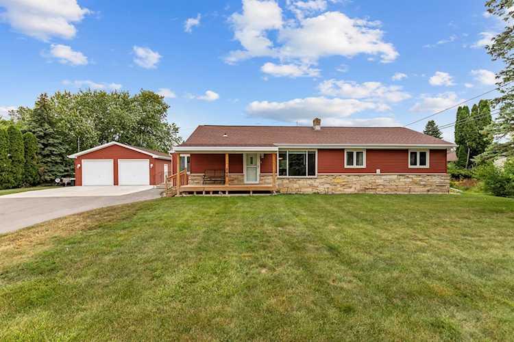 848 W Airport Rd Menasha, Village of Fox Crossing, WI 54952-1452