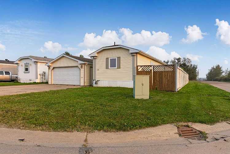 101 Mustang Rd Fort McMurray, AB T9H 5