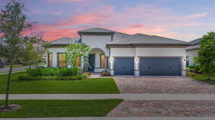 8252 Pedigree Circle Lake Worth, FL 33467
