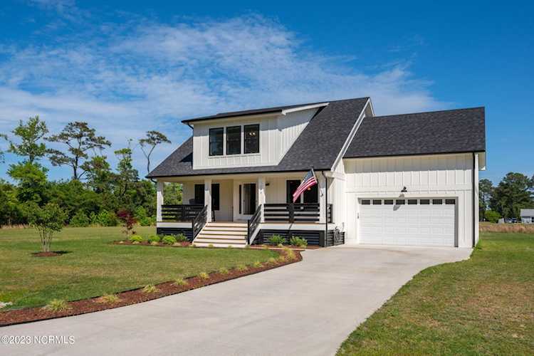 103 Hillock Dr Powells Point, NC 27966