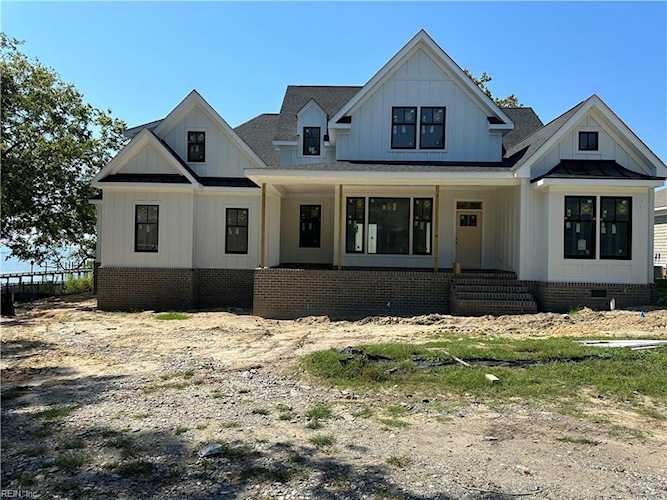 3 Cross Rd Newport News, VA 23606