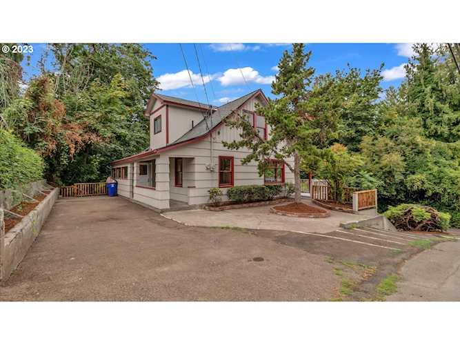 1318 15th ST Oregon City, OR 97045