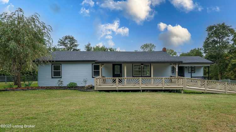 255 E Indian Stone Rd Shepherdsville, KY 40165