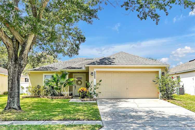 4236 Newtonhall Dr Orlando, FL 32826 | MLS O6139769 Photo 1
